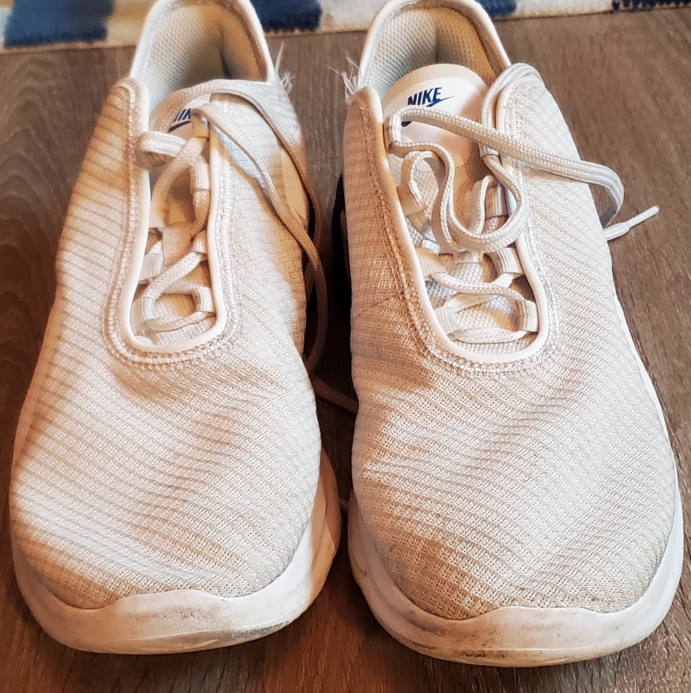 VGUC - Nike Air Max Sneakers